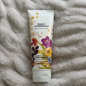 Bath & Body Works honey wildflower body cream